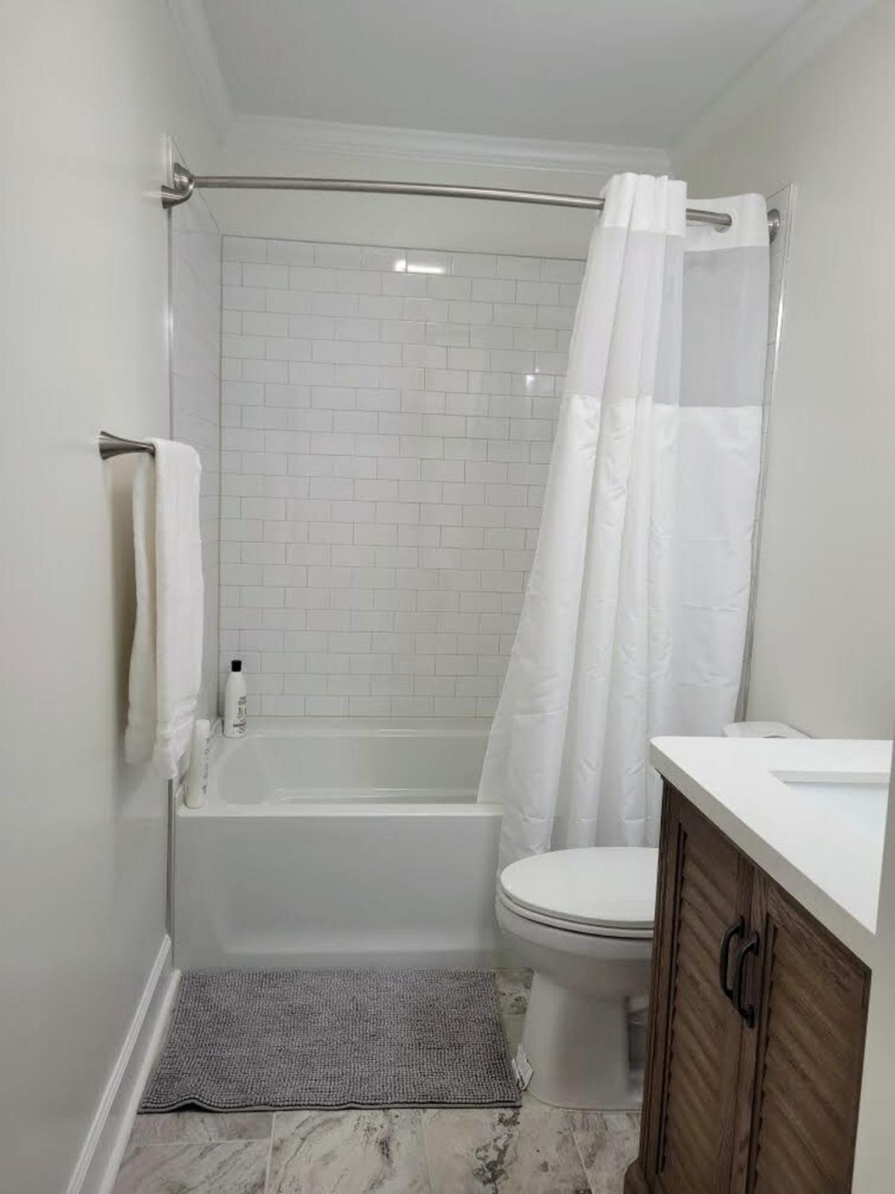 Holiday home Renovated 2 Bed Walltown Walk To Duke! B *